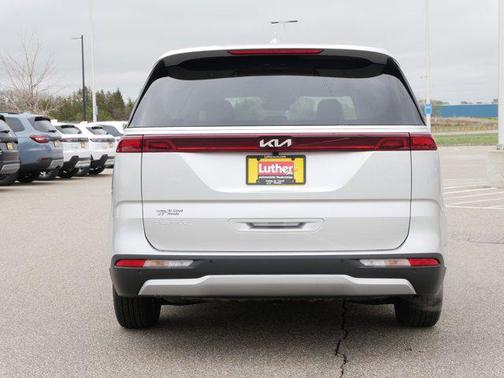 2023 Kia Carnival LX