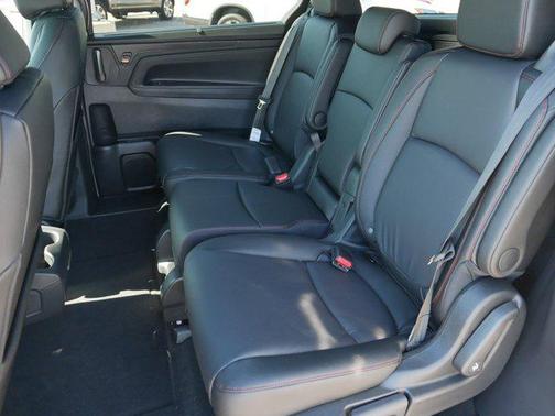 Platinum White Pearl 2026 Honda Odyssey Sport-L