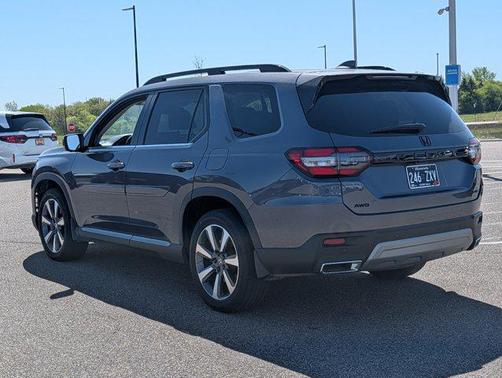 Modern Steel Metallic 2024 Honda Pilot Elite