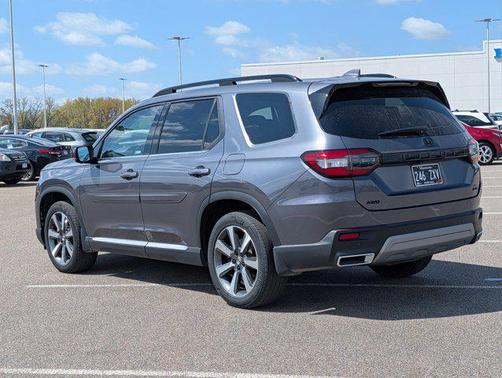 Modern Steel Metallic 2024 Honda Pilot Elite