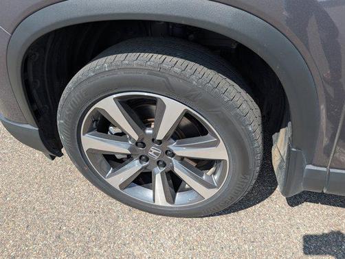 Modern Steel Metallic 2024 Honda Pilot Elite