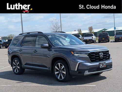 Modern Steel Metallic 2024 Honda Pilot Elite
