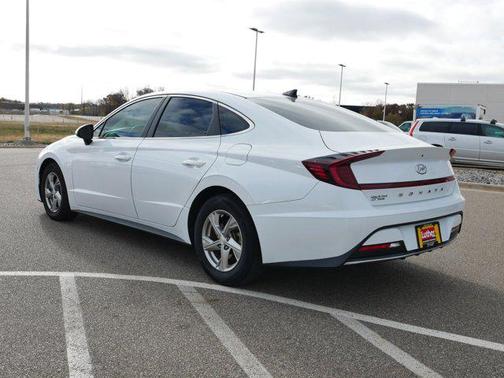 2022 Hyundai SONATA SE