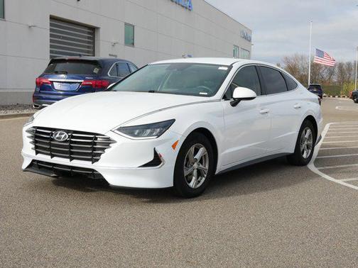 2022 Hyundai SONATA SE