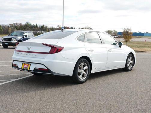 2022 Hyundai SONATA SE