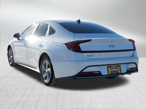 2022 Hyundai SONATA SE