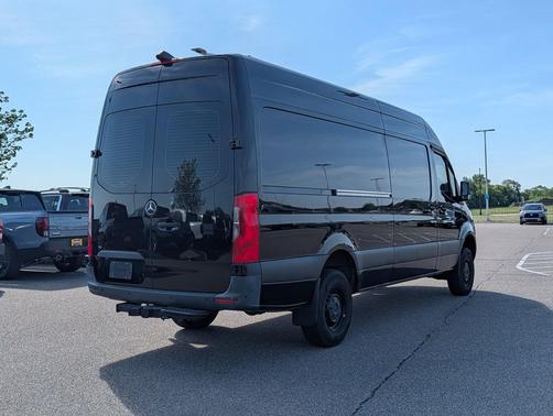 Obsidian Black Metallic 2022 Mercedes-Benz Sprinter 2500 High Roof
