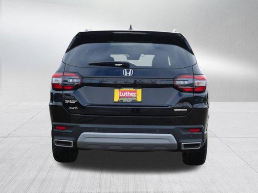 2023 Honda Pilot Touring 8-Passenger