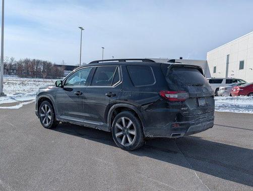 2023 Honda Pilot Touring 8-Passenger