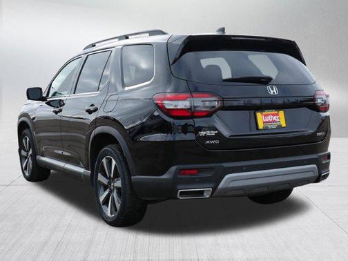 2023 Honda Pilot Touring 8-Passenger
