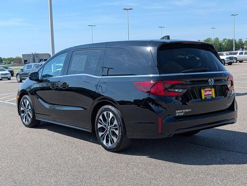 Crystal Black Pearl 2025 Honda Odyssey Elite