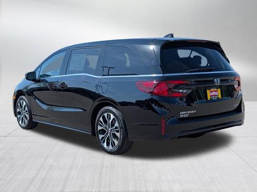 Crystal Black Pearl 2025 Honda Odyssey Elite