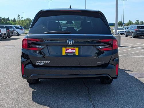 Crystal Black Pearl 2025 Honda Odyssey Elite