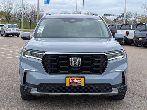 Sonic Gray Pearl 2025 Honda Pilot Elite
