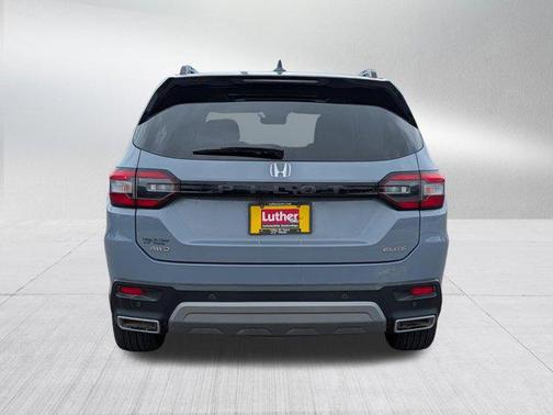Sonic Gray Pearl 2025 Honda Pilot Elite
