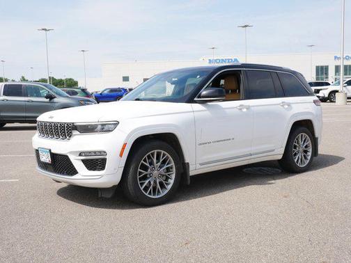 2022 Jeep Grand Cherokee Summit