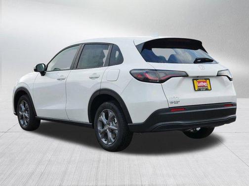 Platinum White Pearl 2026 Honda HR-V LX