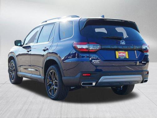 2025 Honda Pilot Touring 8-Passenger