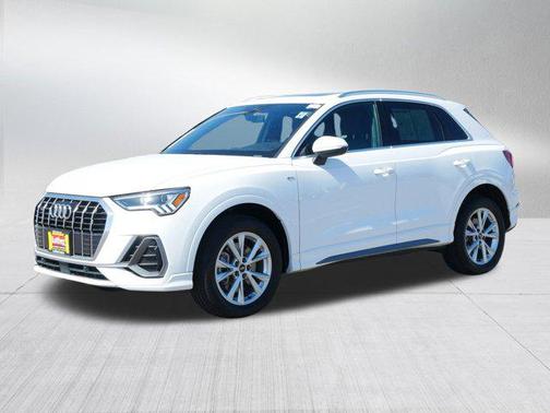 2024 Audi Q3 Premium 45 TFSI S line quattro Tiptronic