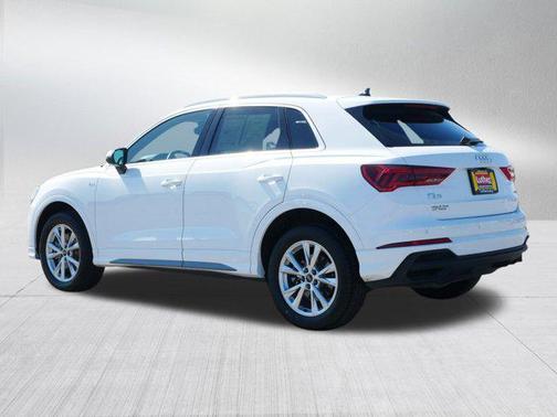 2024 Audi Q3 Premium 45 TFSI S line quattro Tiptronic