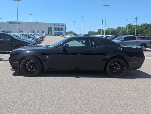 Pitch Black Clearcoat 2022 Dodge Challenger R/T Scat Pack Widebody