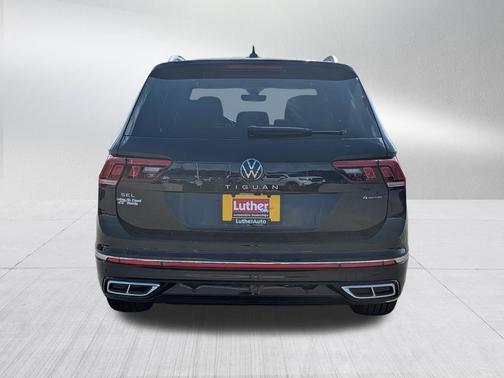 Deep Black Pearl 2023 Volkswagen Tiguan 2.0T SEL R-Line 4MOTION