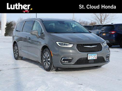 2022 Chrysler Pacifica Hybrid Touring L