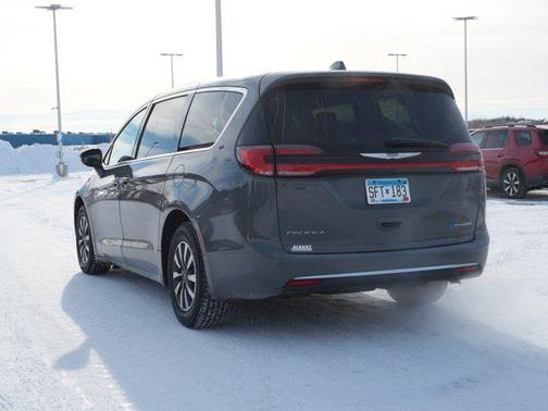2022 Chrysler Pacifica Hybrid Touring L