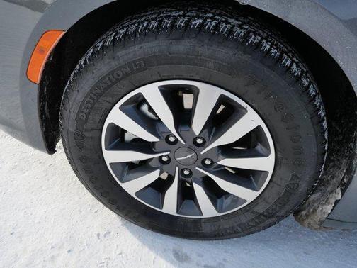 2022 Chrysler Pacifica Hybrid Touring L