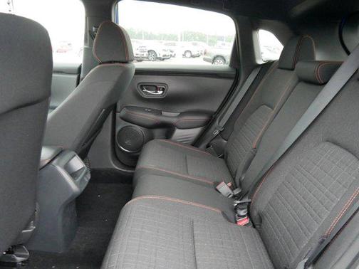 Platinum White Pearl 2026 Honda HR-V AWD Sport