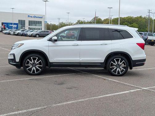 Platinum White Pearl 2021 Honda Pilot Touring 8-Passenger