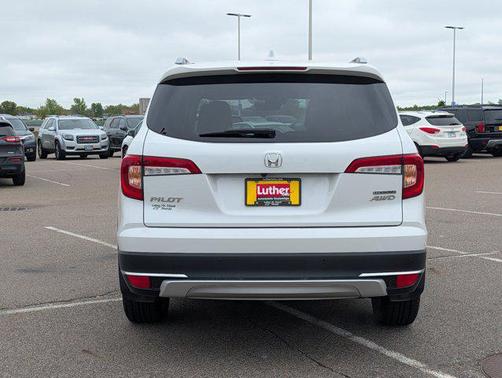 Platinum White Pearl 2021 Honda Pilot Touring 8-Passenger