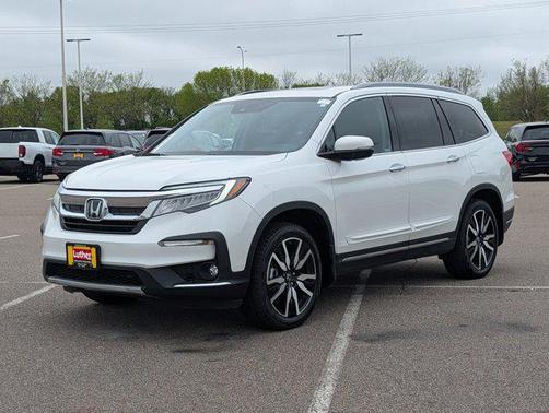 Platinum White Pearl 2021 Honda Pilot Touring 8-Passenger