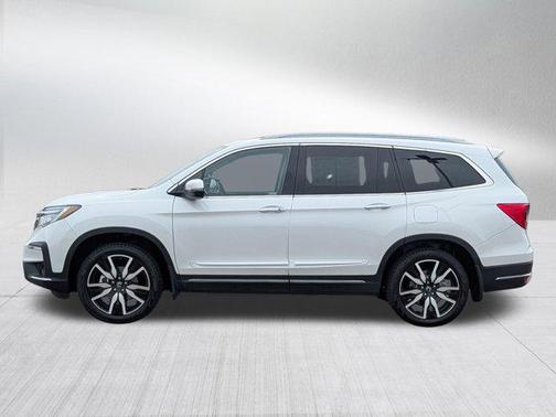 Platinum White Pearl 2021 Honda Pilot Touring 8-Passenger