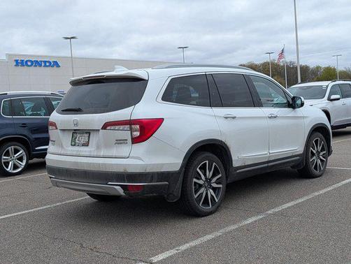 Platinum White Pearl 2021 Honda Pilot Touring 8-Passenger