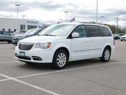 2016 Chrysler Town & Country Touring