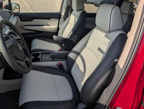 Radiant Red Metallic II 2027 Honda Odyssey Elite