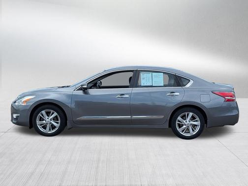 Gun Metallic 2015 Nissan Altima 2.5 SV