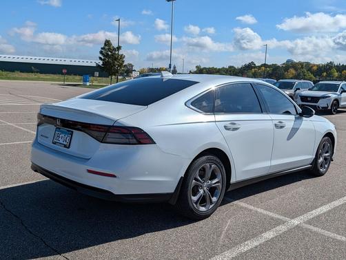 Platinum White Pearl 2024 Honda Accord EX