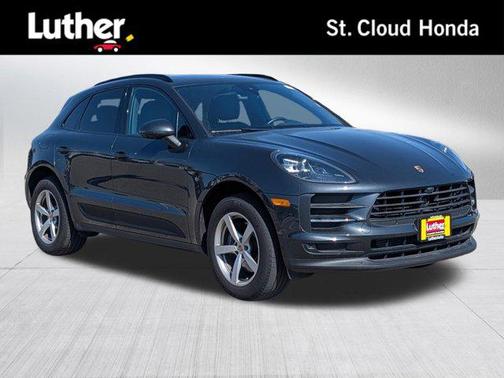 Volcano Grey Metallic 2019 Porsche Macan Macan