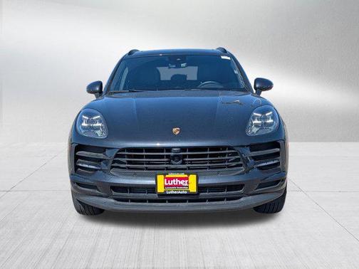 Volcano Grey Metallic 2019 Porsche Macan Macan