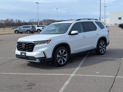 Platinum White Pearl 2023 Honda Pilot AWD Elite