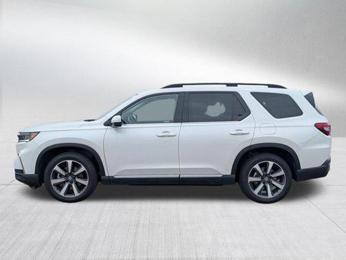 Platinum White Pearl 2023 Honda Pilot AWD Elite