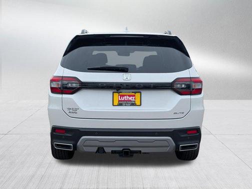 Platinum White Pearl 2023 Honda Pilot AWD Elite