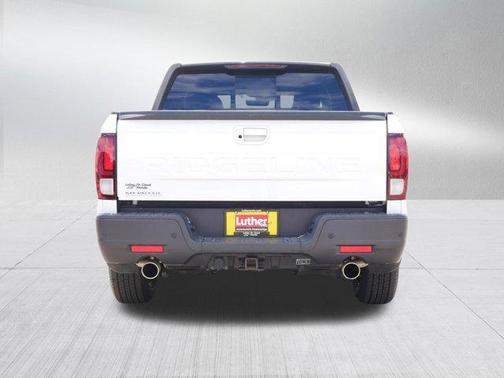 Platinum White Pearl 2024 Honda Ridgeline Black