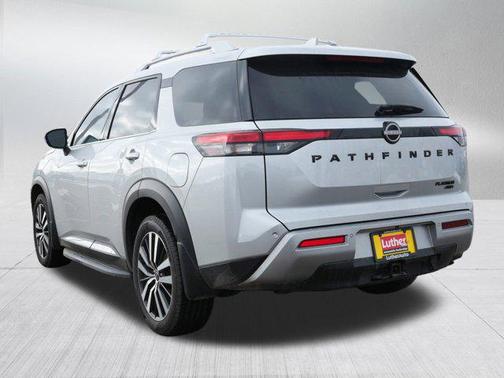 2023 Nissan Pathfinder Platinum 4WD