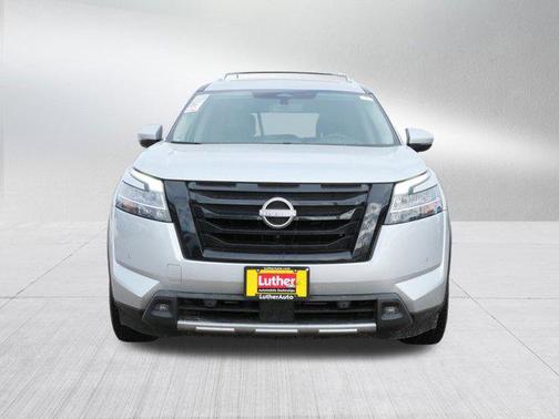 2023 Nissan Pathfinder Platinum 4WD