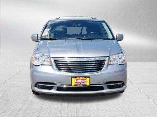 2016 Chrysler Town & Country Touring-L