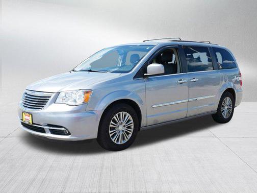 2016 Chrysler Town & Country Touring-L