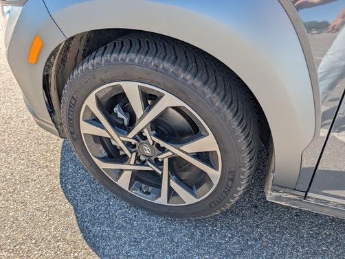 Abyss Black Pearl 2023 Hyundai KONA Limited